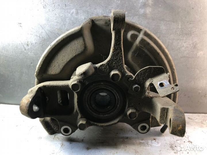 Кулак ступица правый передний Mitsubishi L200