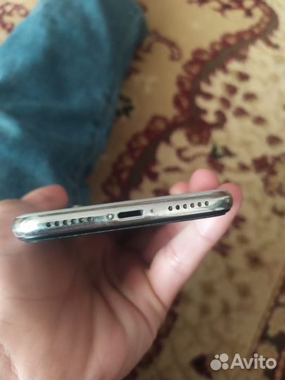 Телефон iPhone 10