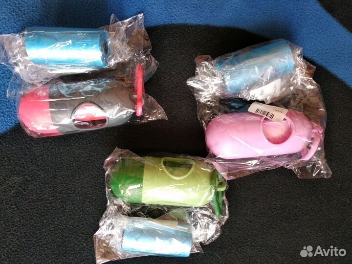 Контейнер с мешками для уборки за животними