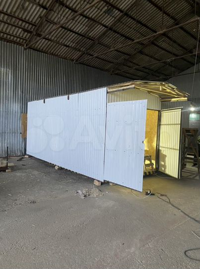 Склад с большими воротами, 15 м²