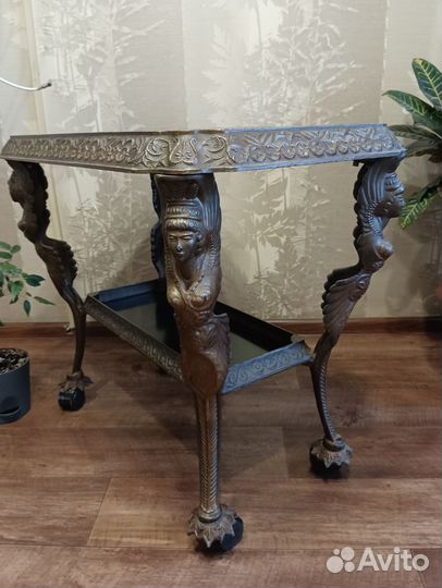 Журнальный столик, тумба под телевизор