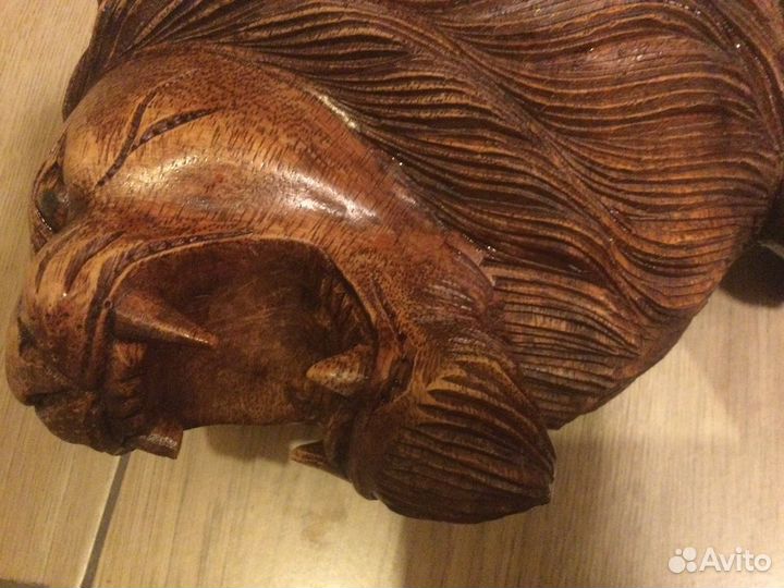 Лев деревянный большой