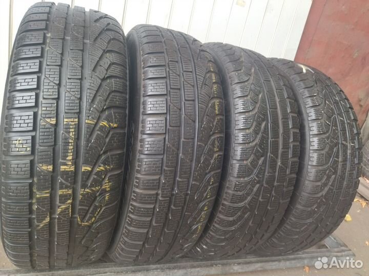 Pirelli Winter Sottozero 210 205/65 R17