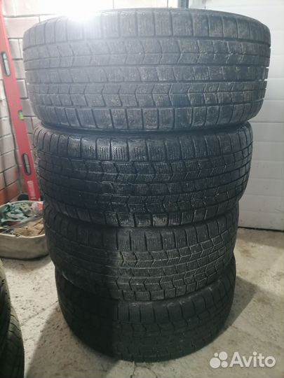 Dunlop Graspic DS3 215/55 R17 98T