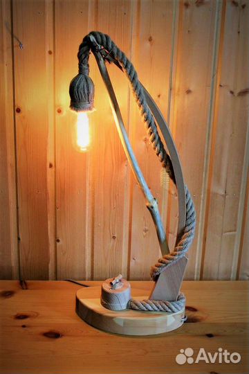 Светильник настольный из дерева 