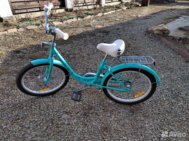 Подростковый велосипед для девочки Stels Pilot 200