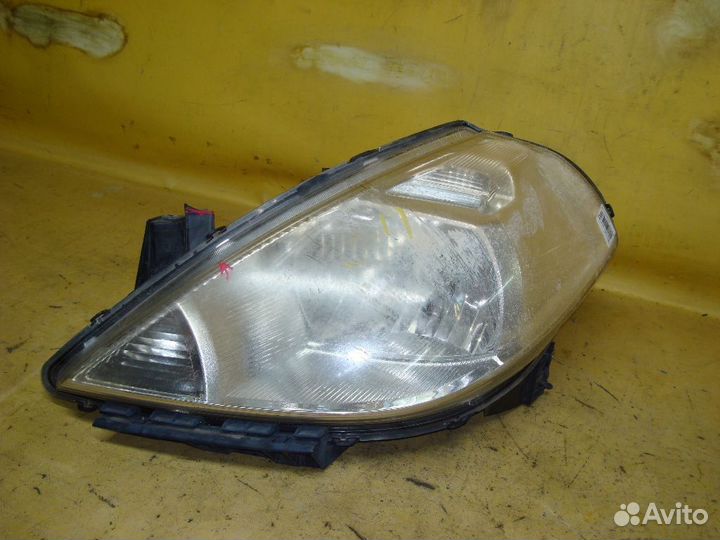 Фара Nissan Tiida C11