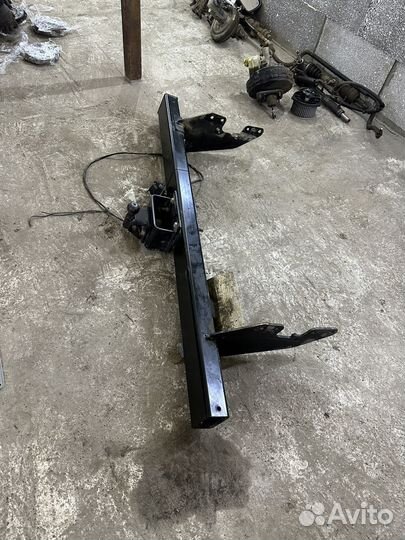 Фаркоп Toyota Hilux 7 Рестайлинг