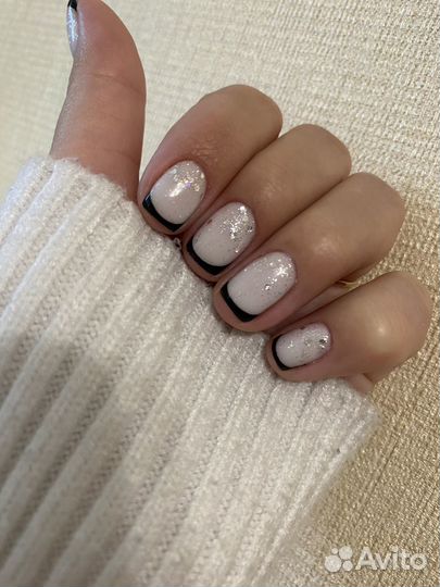Модель на маникюр