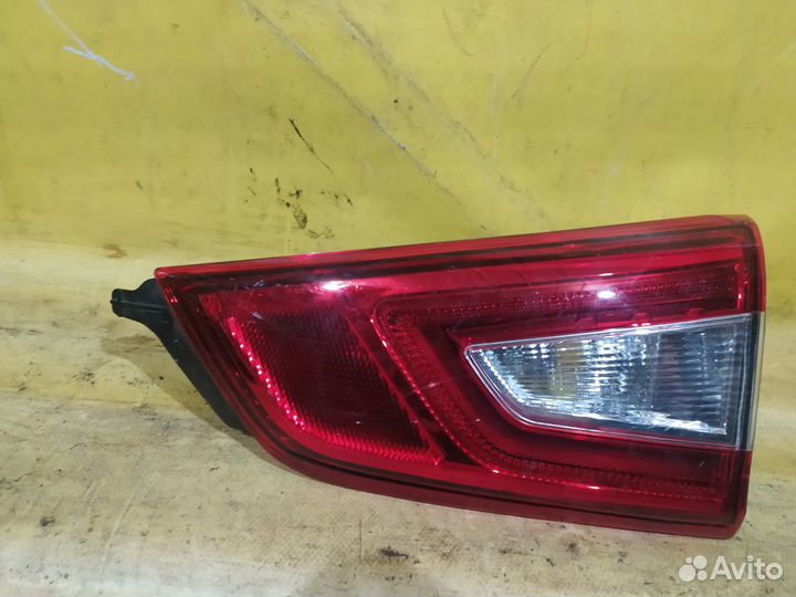 Фонарь задний внутренний правый Nissan Qashqai
