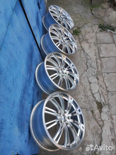 R19 Accelera 651 Sport 245/40, PCD 5x114.3 DIA 73.1
