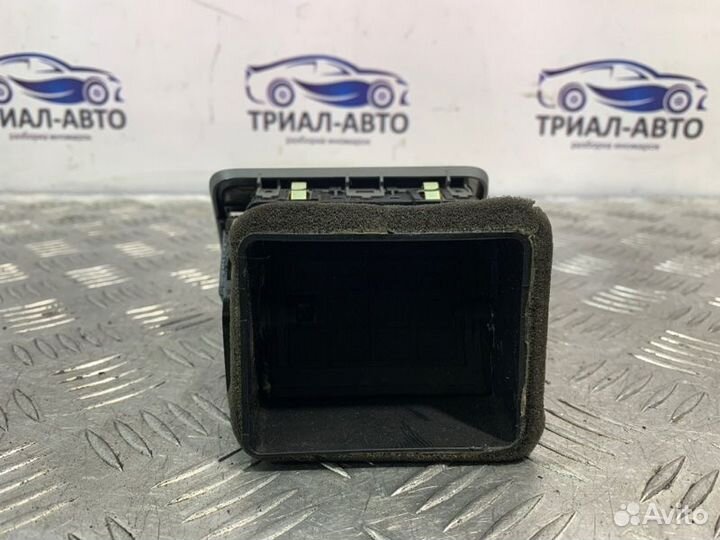 Дефлектор обдува салона правый Hyundai Tucson 1