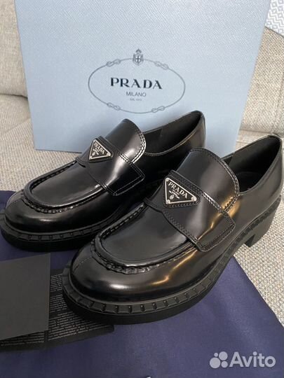 Лоферы Prada женские