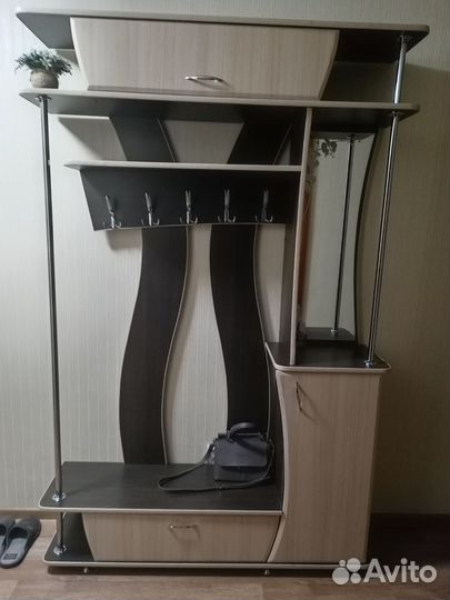 Вешалка в прихожую