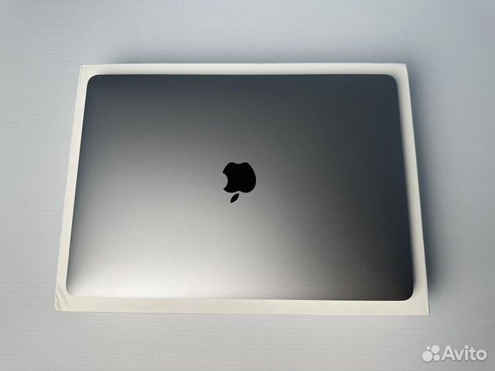 MacBook Pro 13 2022 M2 256Gb Space Gray, комплект