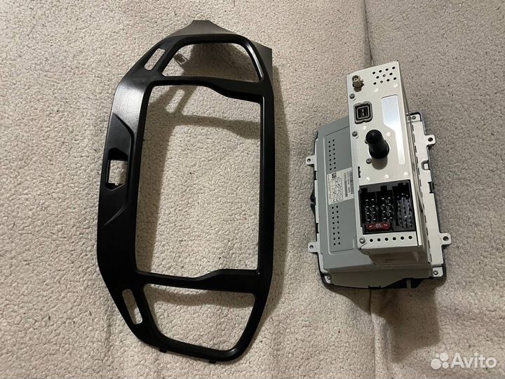 Автомагнитола на LADA весту