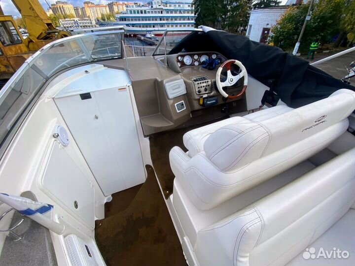 Моторный катер Regal 2665 Commodore