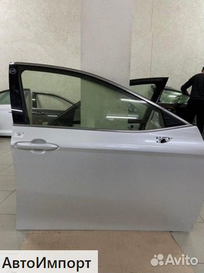 Дверь передняя правая Тойота Камри 70 2018 белая