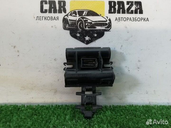 Крепление клеммы Jaguar F-Pace