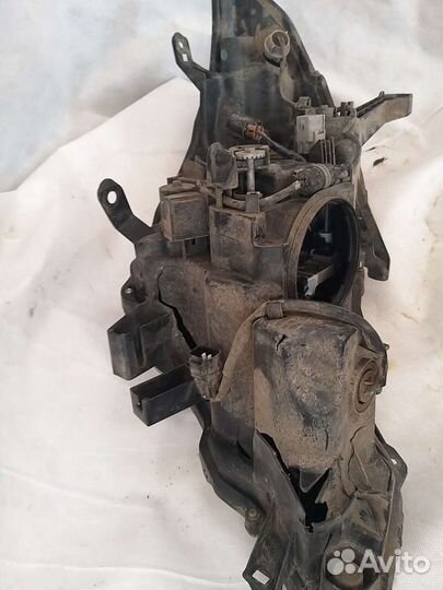 Фара правая toyota lend cruzer prado