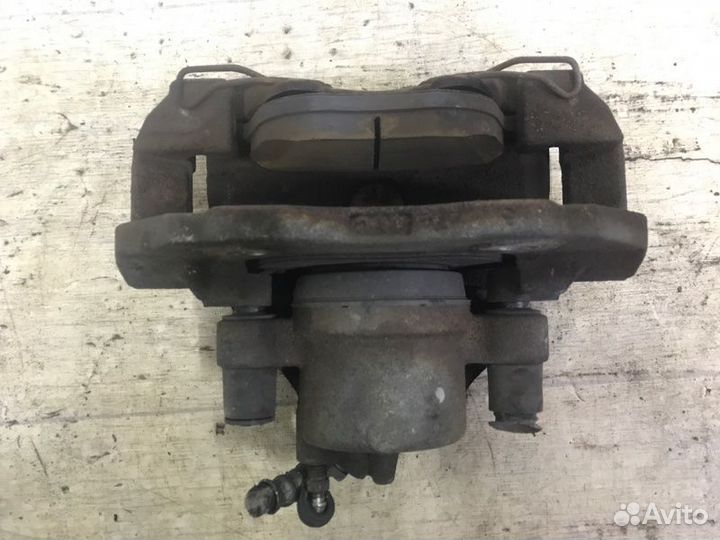 Суппорт передний правый Mazda 3 BK 2007