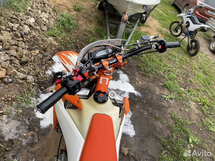 Мотоцмкл авантис прокарб 300