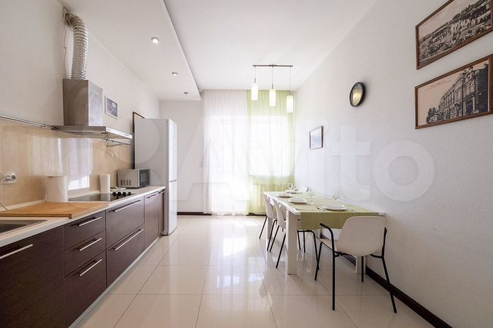 2-к. квартира, 90 м², 9/10 эт.