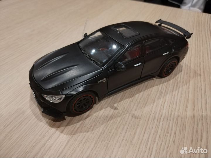 Коллекционная модель mercedes 