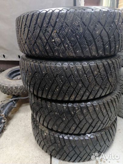 Goodyear Ultragrip Ice Arctic 205/60 R16