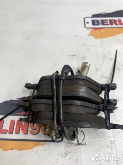 Колодки тормозные передние Bmw X1 E84 N46B20 2012