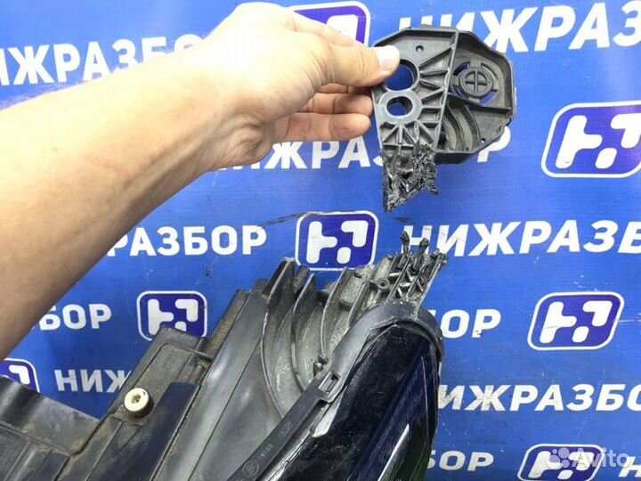 Фара передняя левая Peugeot 3008