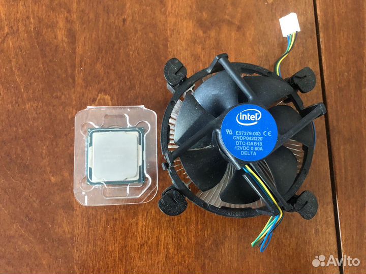 Процессор Intel Celeron G4930 в комплекте