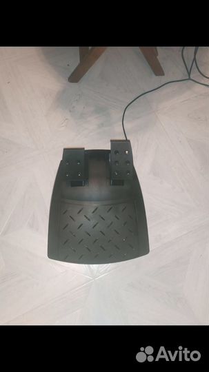 Игровой руль с педалями