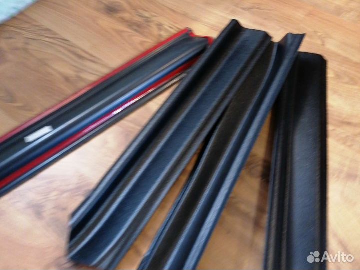 Накладки на пороги LADA largus