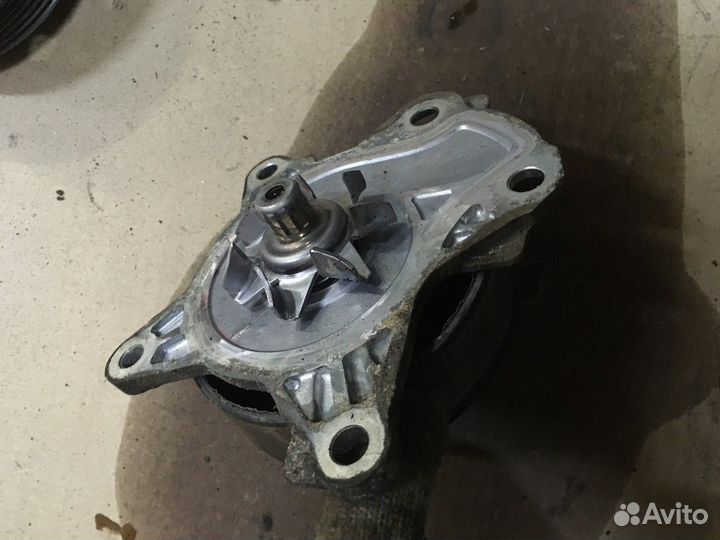 Насос водяной (помпа) (Toyota Corolla)