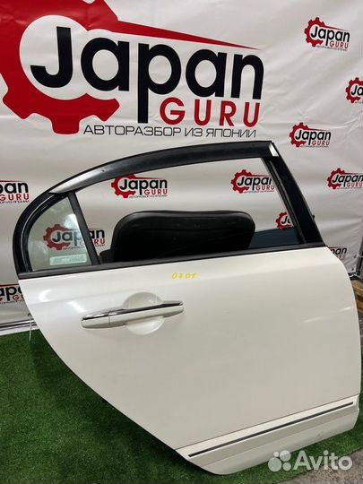 Дверь задняя правая Honda Civic 4D