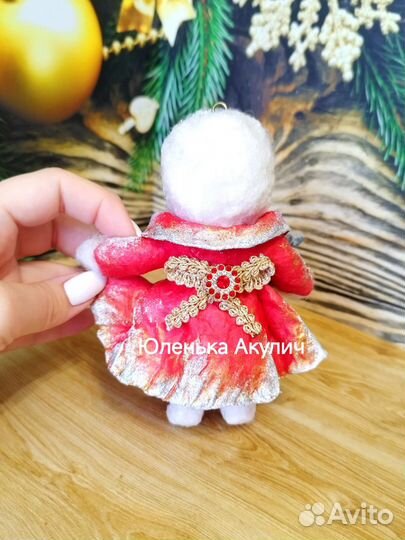 Ватная елочная игрушка. Девочка с котом