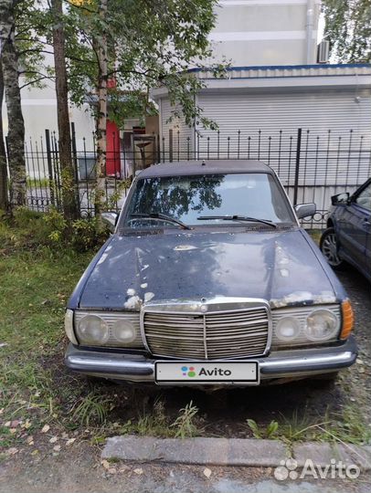 Mercedes-Benz W123 2.0 МТ, 1980, 150 000 км