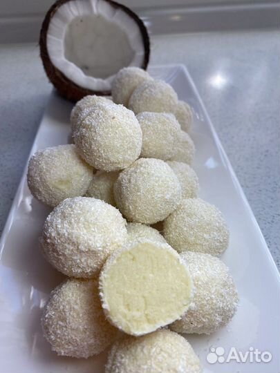 Конфеты, трюфели, шоколад, сухофрукты в шоколаде