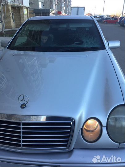 Mercedes-Benz E-класс 2.4 МТ, 1998, 350 000 км