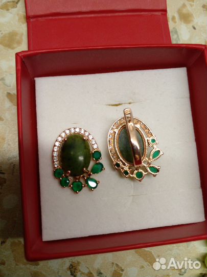 Бусы из натуральных камней