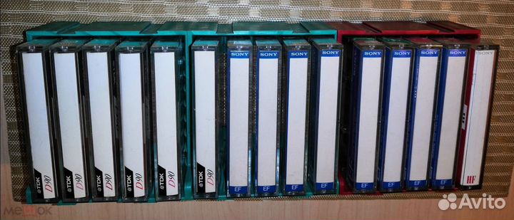 Контейнер подставка для аудио-кассет