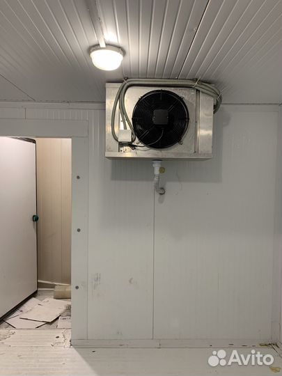 Морозильная камера принудительного охлажденияна