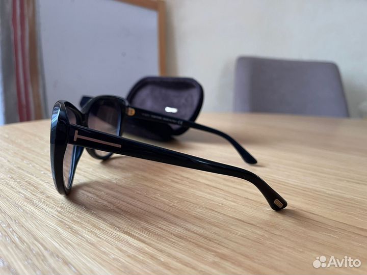 Брендовые солнцезащитные очки женские