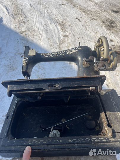 Швейная машинка зингер