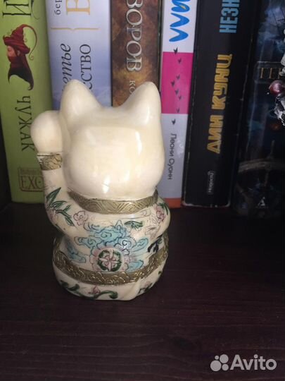 Фигурка кота фэн-шуй