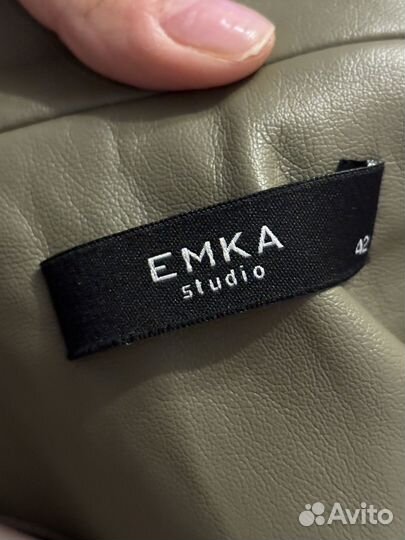 Кожаный пиджак emka