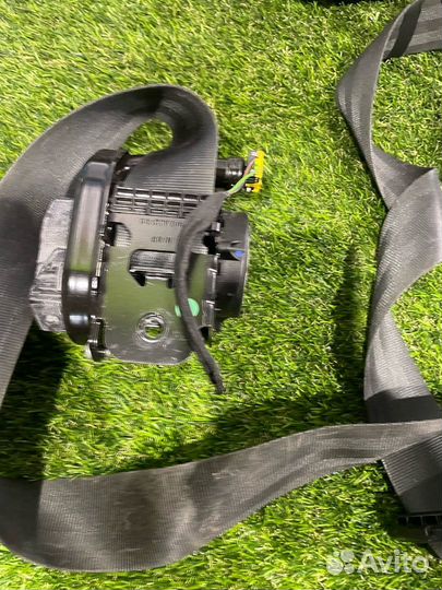 Ремень безопасности передний левый Ford Mustang