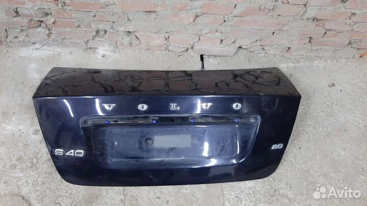 Крышка багажника Volvo s40 2