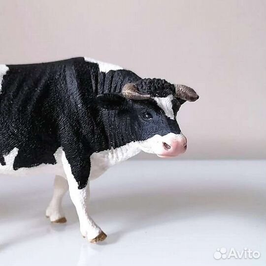 Schleich Бык Голштейн, корова с телятами